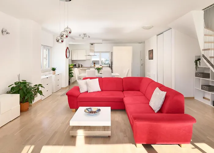 Flower Apartment Split