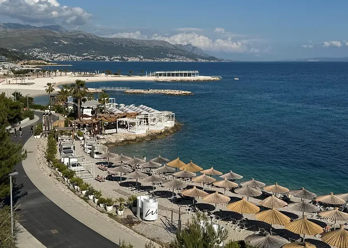 Apartment Flower Split